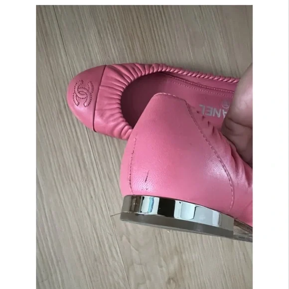 CHANEL Pink Leather Ballet Flats with Quilted CC Toe - Picture 8 of 10